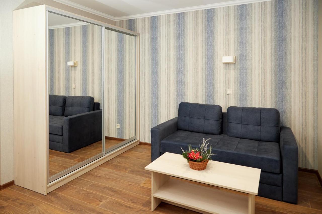 Hotel Korona Mostyska Luaran gambar