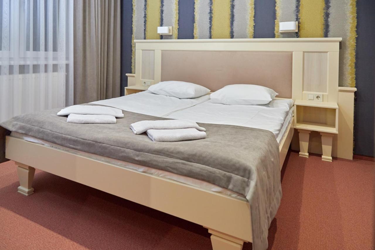 Hotel Korona Mostyska Luaran gambar